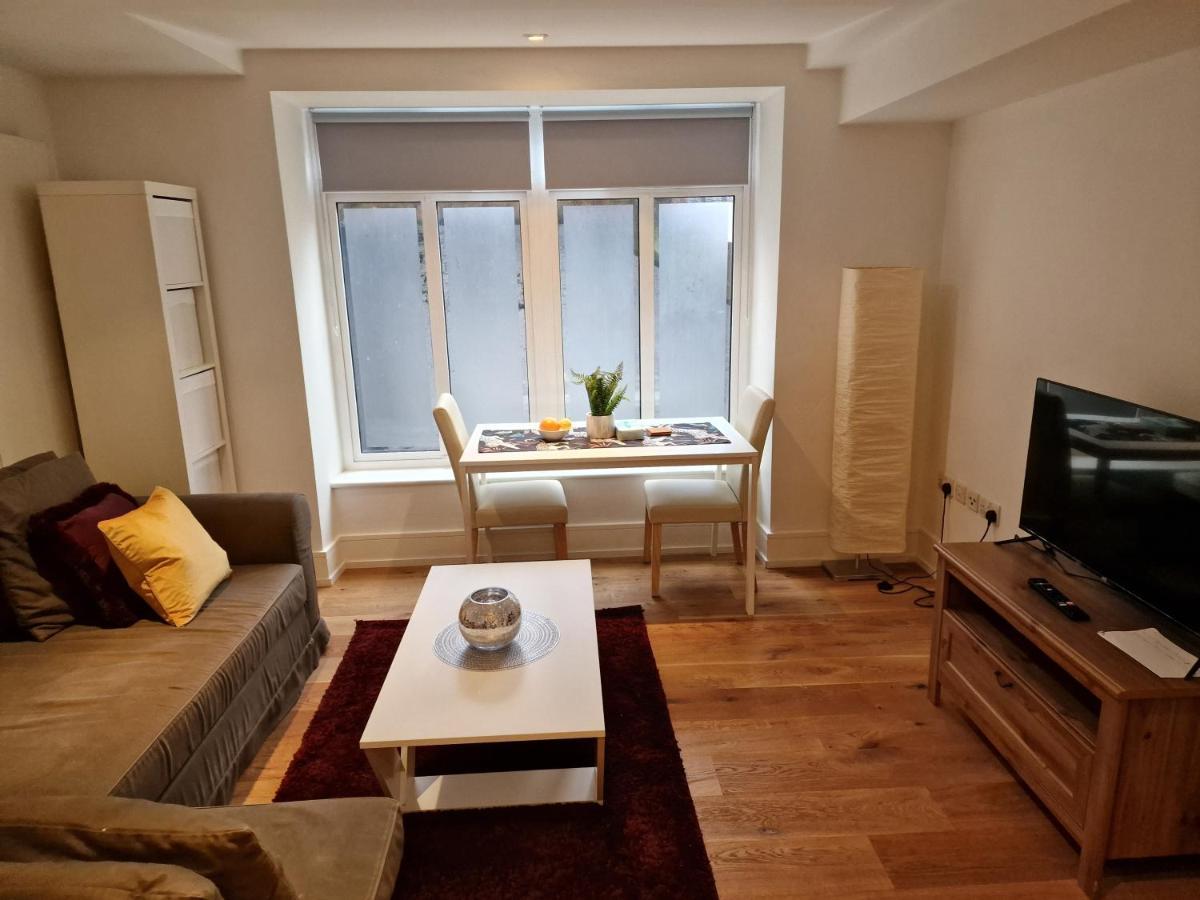 Lovely 1-Bed Apartment In Λονδίνο Εξωτερικό φωτογραφία